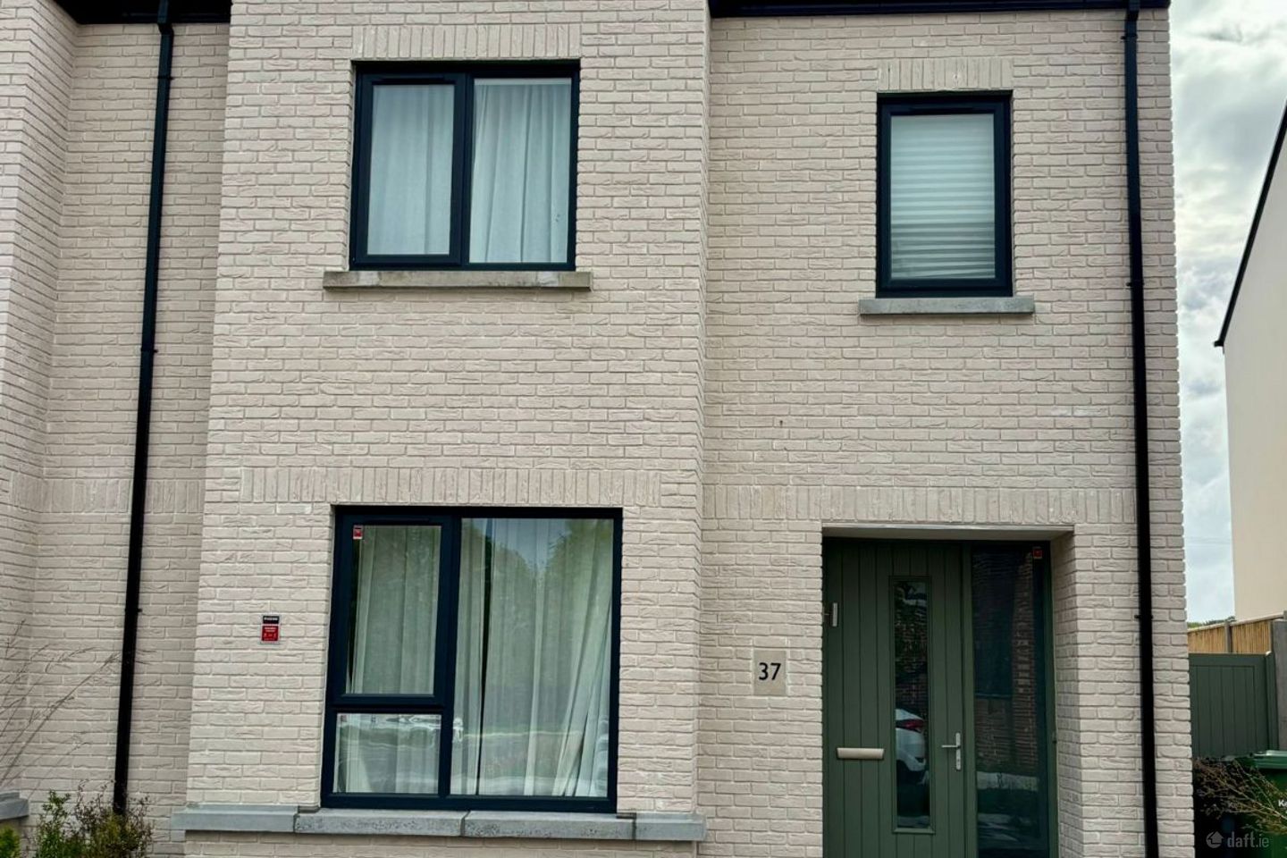37 The Crescent, Stonehaven, Naas, Co. Kildare