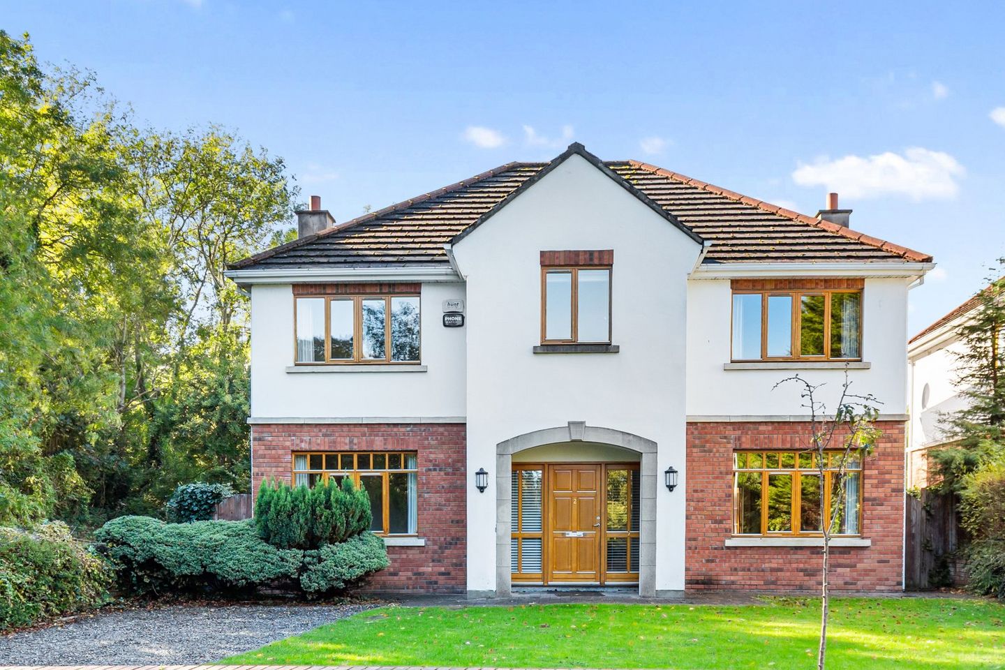 2 White Gables, Rathmichael, Dublin 18, D18EW77