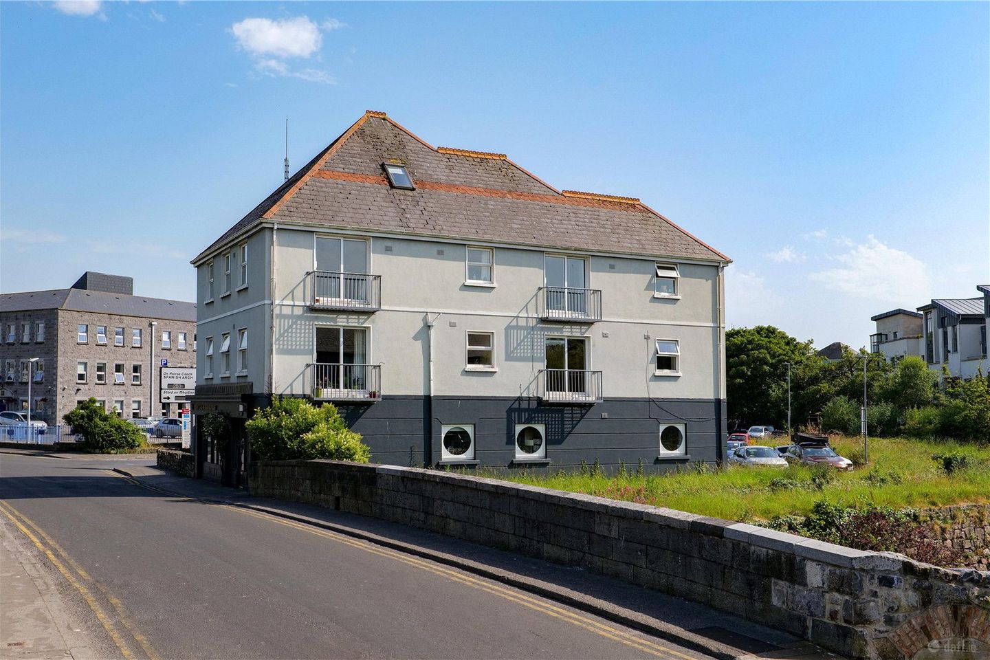 2 Madeira Island House, Mill Street, City Centre, Galway, H91VP71