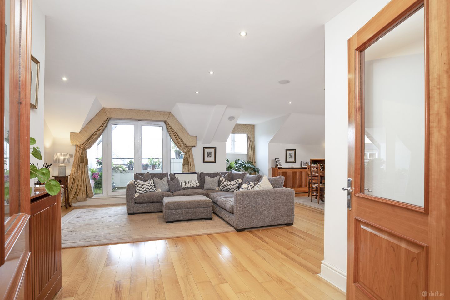 Penthouse 72, Woodview, Blackrock, Co. Dublin, A94K585