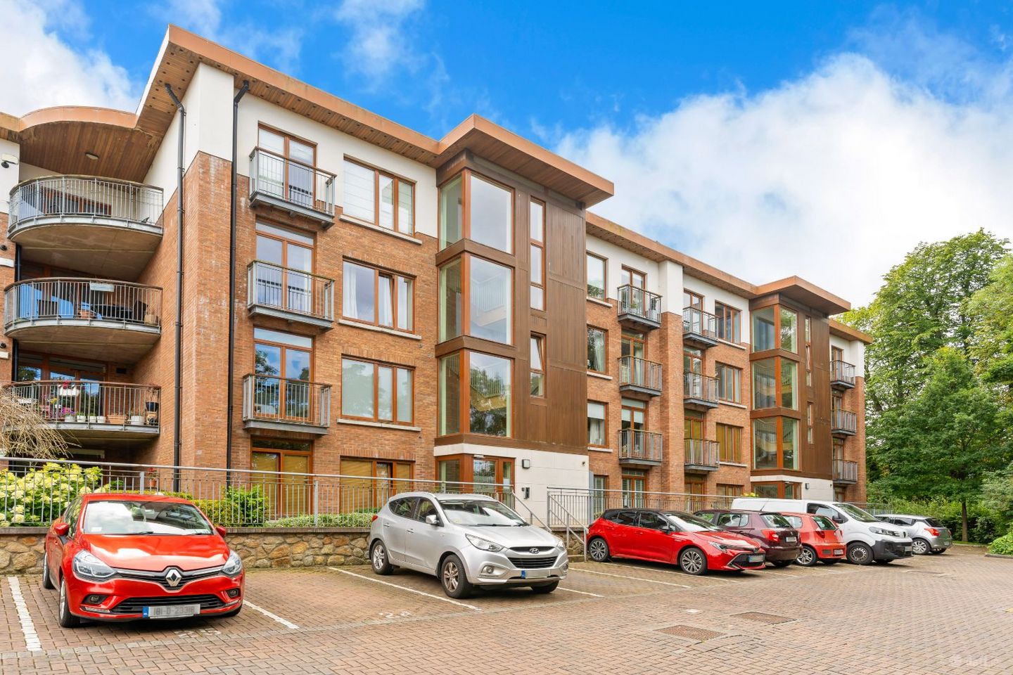 Apartment 12, Kingston Hall, Sandyford, Dublin 18, D18AK80