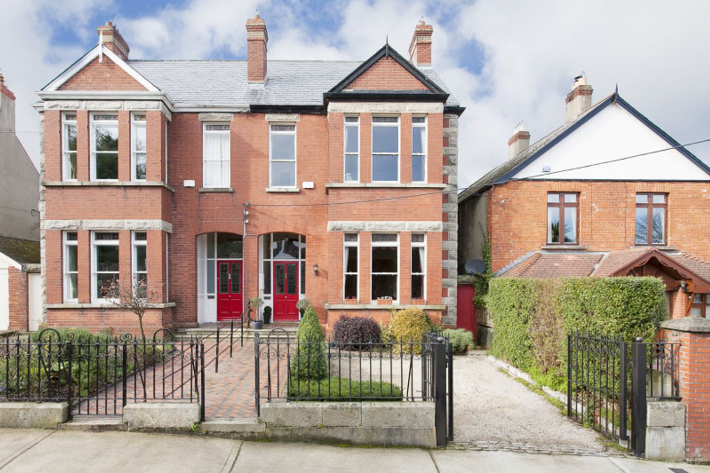 22 Eaton Square, Monkstown, Co. Dublin