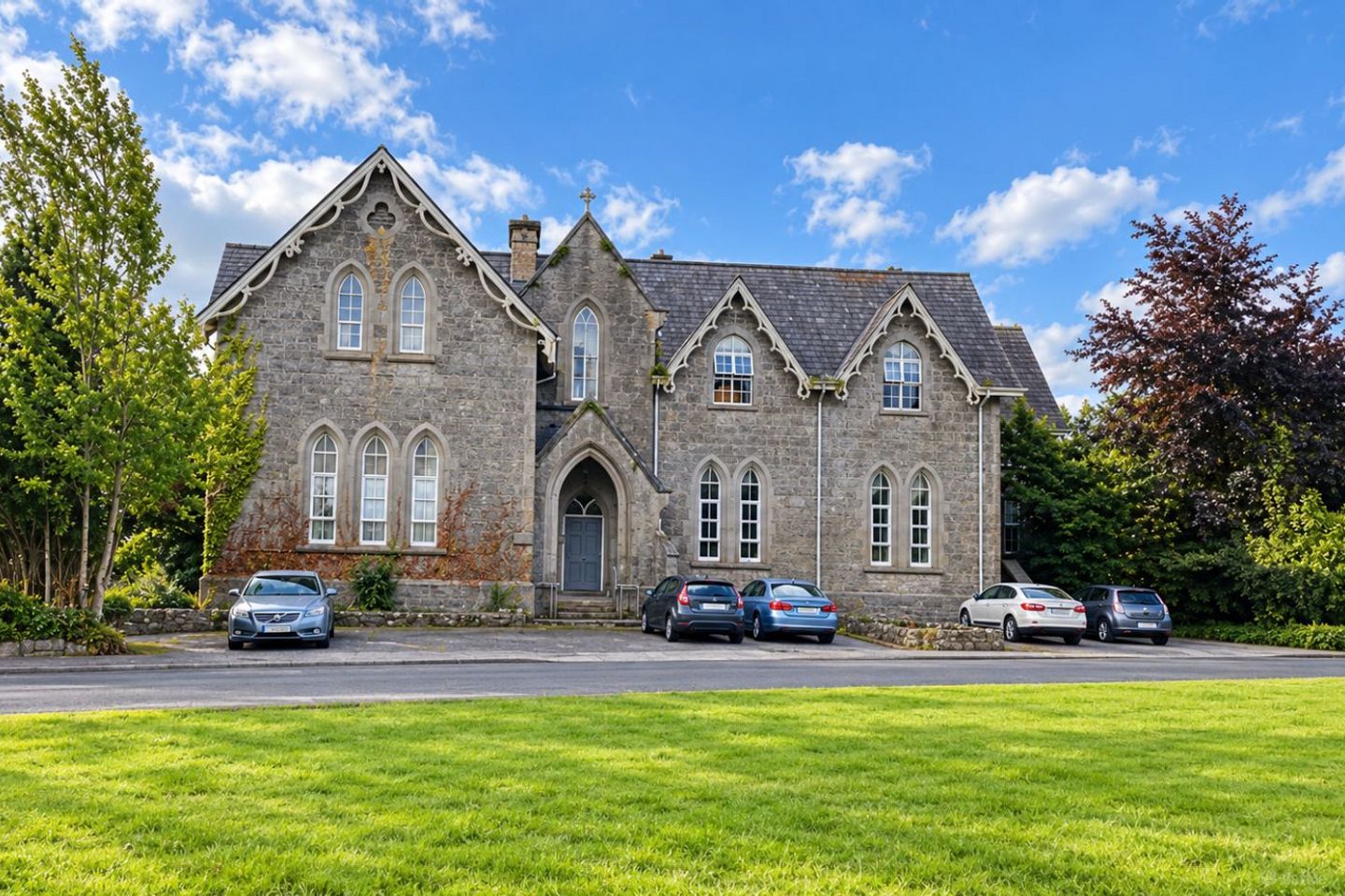 5 College House, The Pines, Ballinasloe, Co. Galway, H53RN01