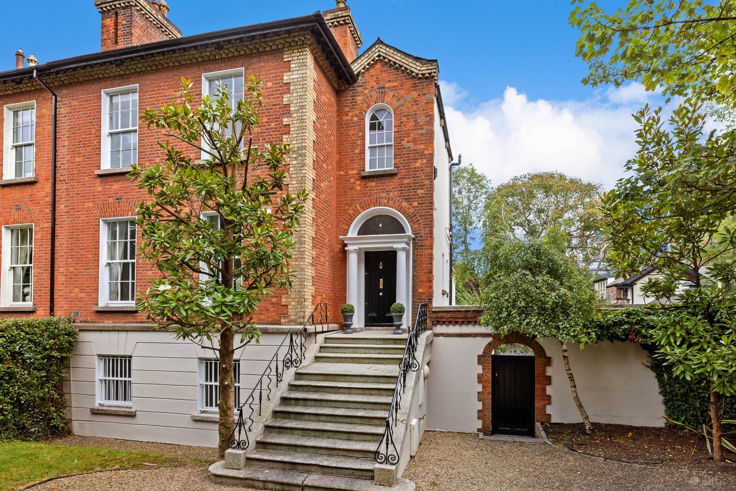 4 Raglan Road, Ballsbridge, Ballsbridge, Dublin 4, D04X2K2