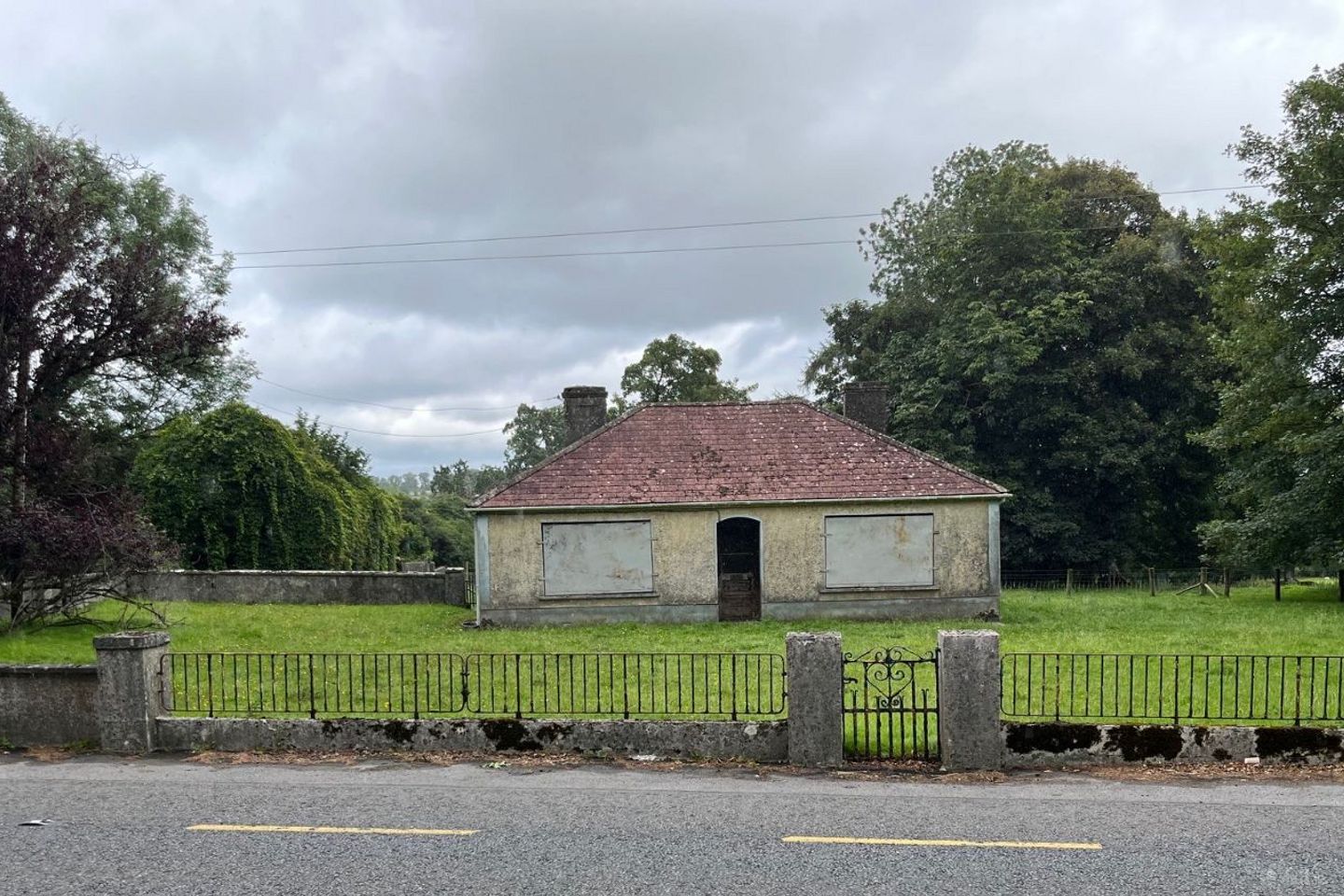 Violet Hill, Ballymurray, Ballymurray, Co. Roscommon, F42FV40