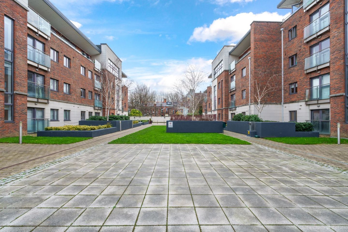 Hyde Square, Kilmainham, Dublin 8