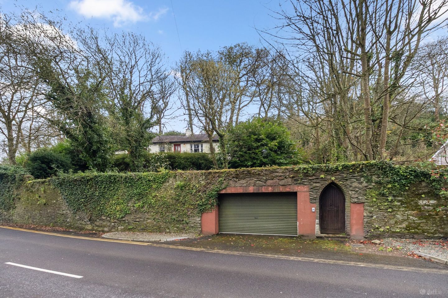 Bumblebee Cottage, Eastcliffe, Ballinglanna, Glanmire, Co. Cork, T45RP27