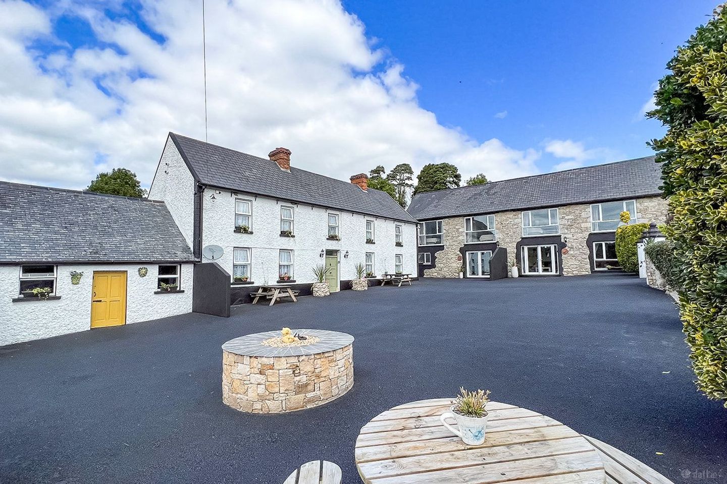 Dunphy's Farmhouse and Apartments, Saint Mullins, St. Mullins, Co. Carlow, R95W6R7