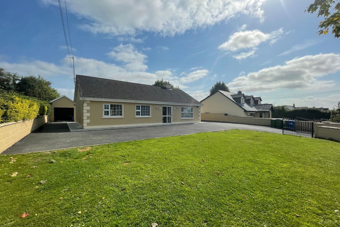 Rossmanagher Road, Sixmilebridge, Sixmilebridge, Co. Clare, V95HX45
