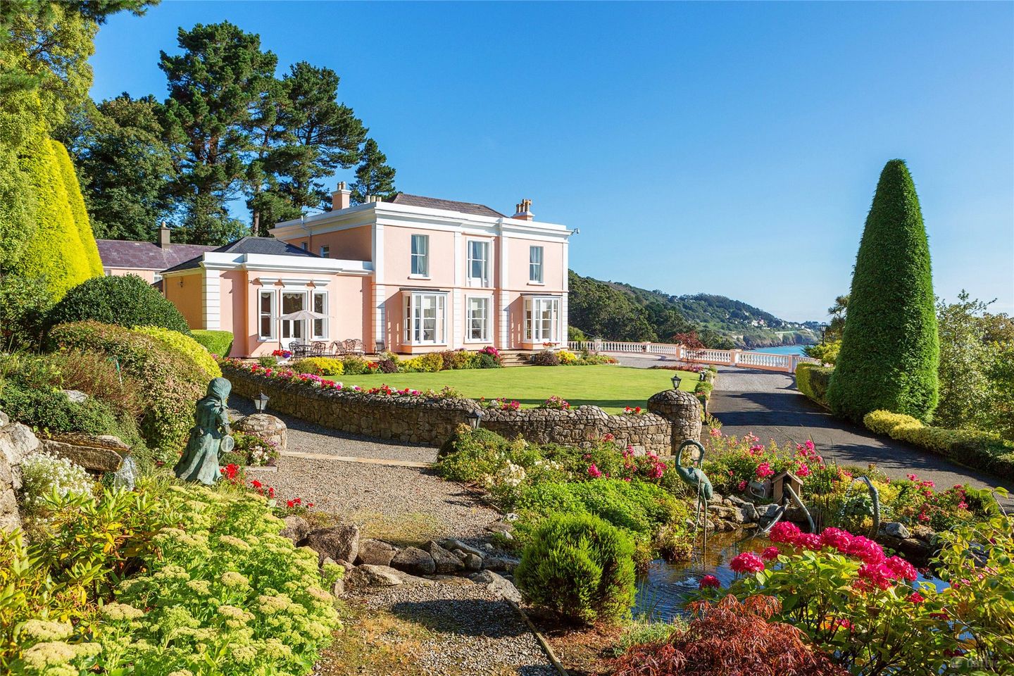 Summerhill House & Mews, Marino Avenue West, Killiney, Co. Dublin, A96X402