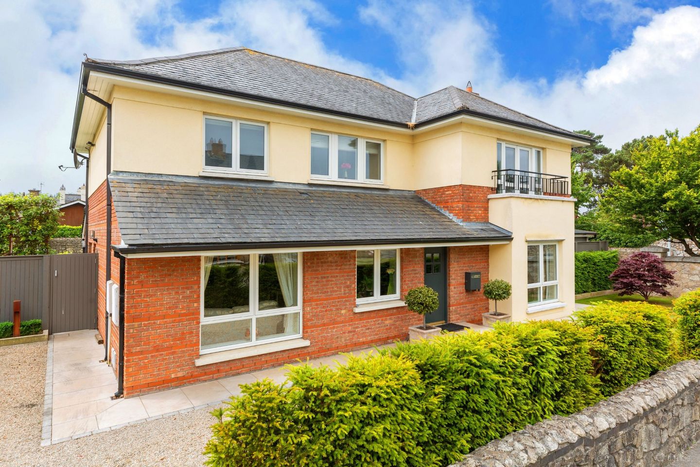 2 Kelston Park, Foxrock, Dublin 18, D18KH31