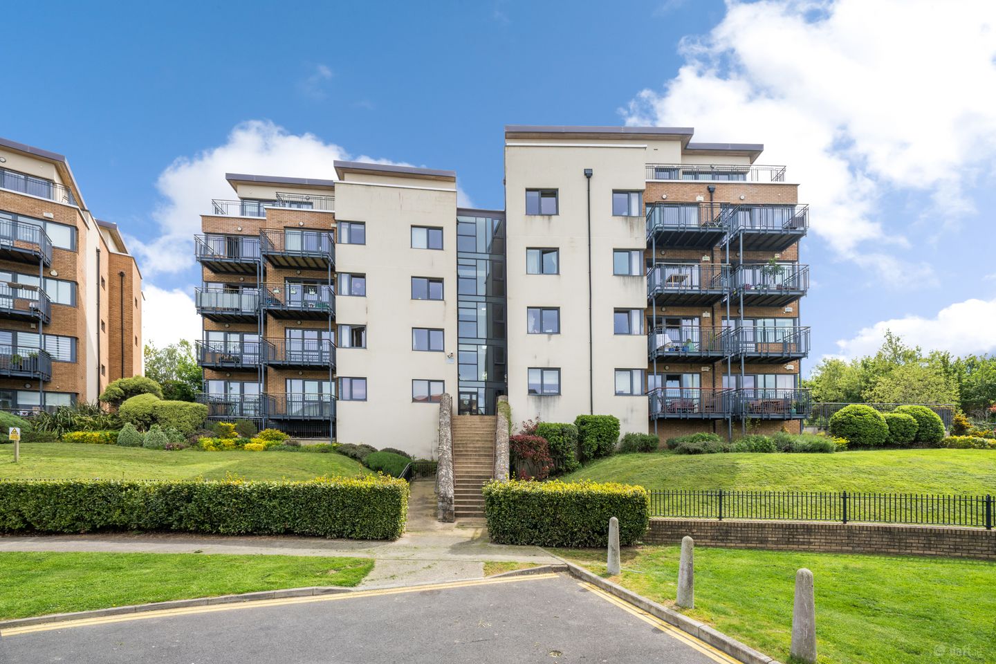 70 The Crescent, Carrickmines Manor, Carrickmines, Dublin 18