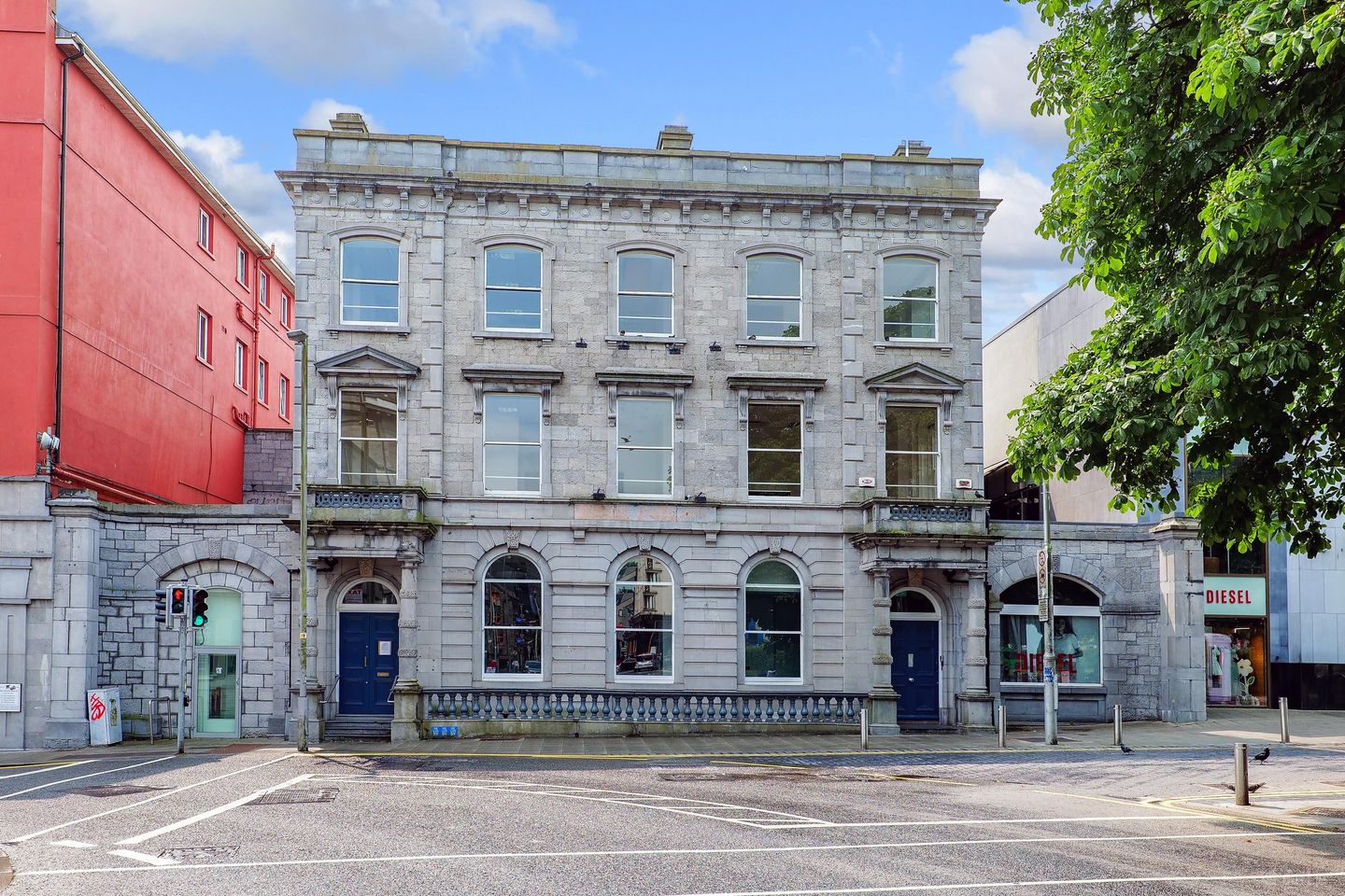 19 Eyre Square, Galway City Centre