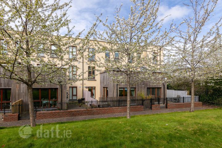 9 The Gardens, Carrickmines Manor, Glenamuck Rd Dublin 18, Dublin 18, Dublin