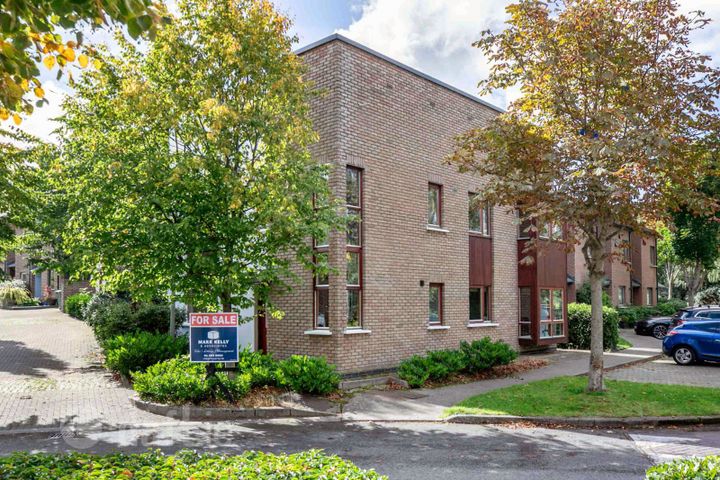 2 Hunters Walk, Hunters Wood, Ballycullen, Dublin 24, D24W2C4