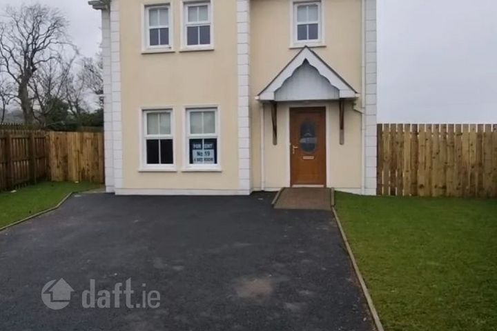 19 New Park Gardens, Moville, Lifford, Moville, Co. Donegal