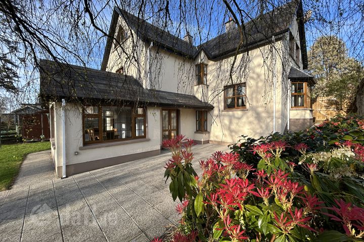 8 Ard Coillte, Ballina, Killaloe, Tipperary