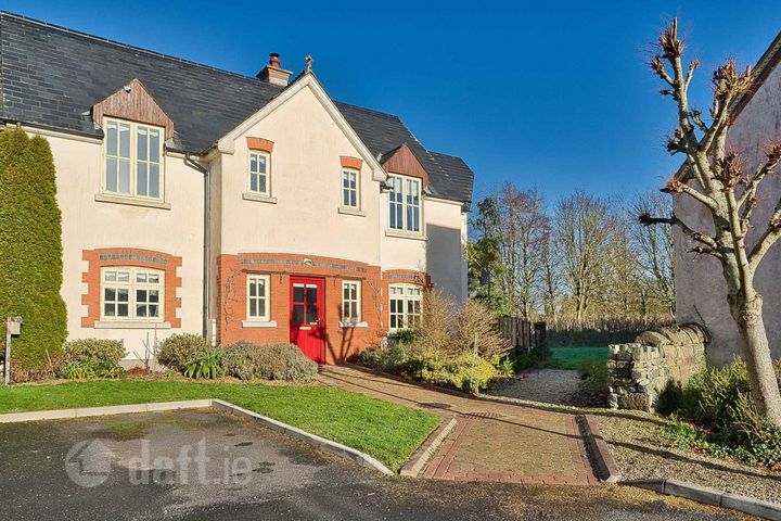 8 Knockanally Village, Donadea, Kildare, Kildare