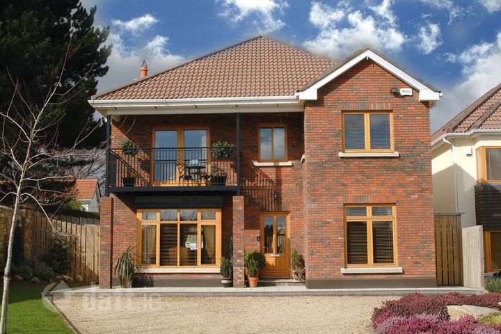1 Cairnsfort, Enniskerry Road, Stepaside, Dublin