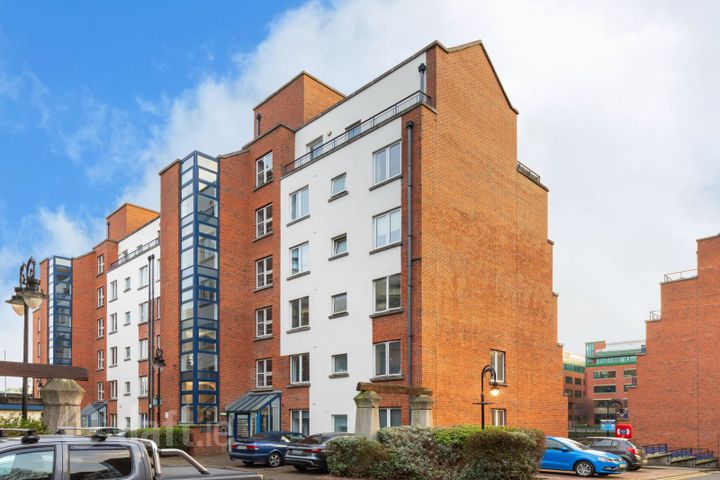 Hook Head, Custom House Harbour, IFSC, Dublin 1