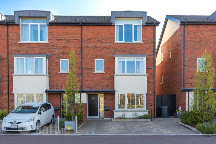 30 Larkfield Way, Leopardstown, Dublin 18