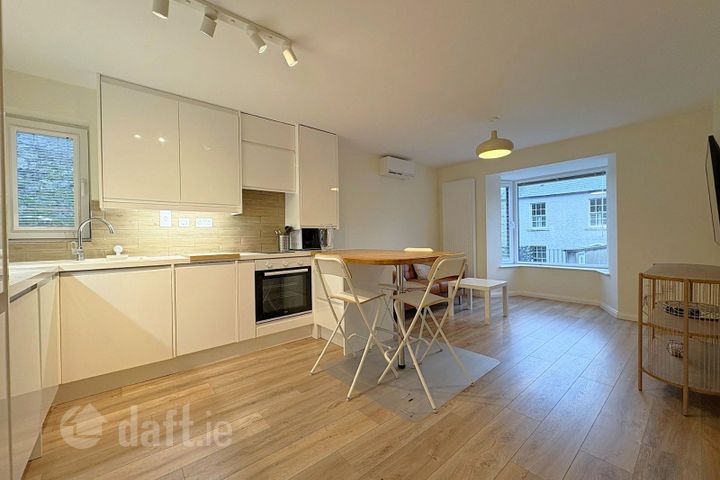 Apartment 2, Carlyle House, 27b Church Street, Howth, Dublin 13, D13PA99