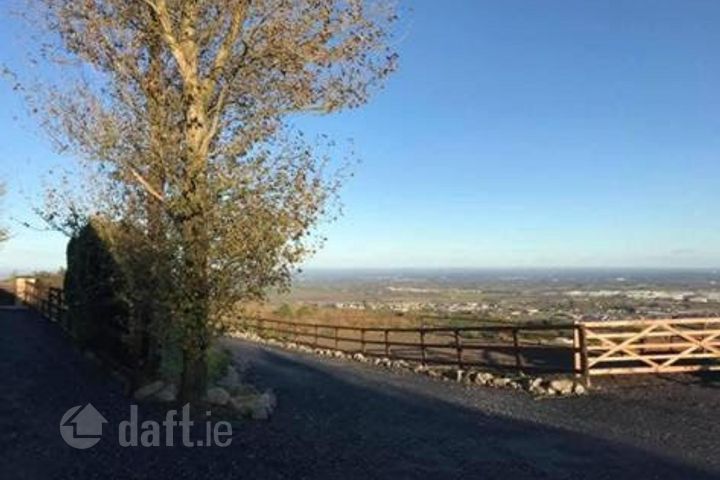 BLACKTHORN HILL STUD, Coolmine, Saggart, Co. Dublin