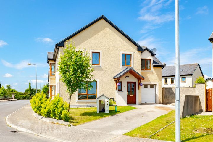 8 Ros Na Greine, Ardfinnan, Co. Tipperary, E91VH04