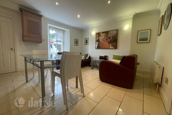 Flat 1 , 27 Pearse Square, Dublin 2, Grand Canal Dock, Dublin 2