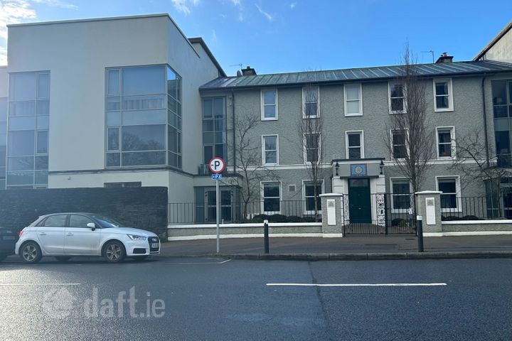 1a The Old Presbytery, Cathedral Place, Demesne, Killarney, Co. Kerry