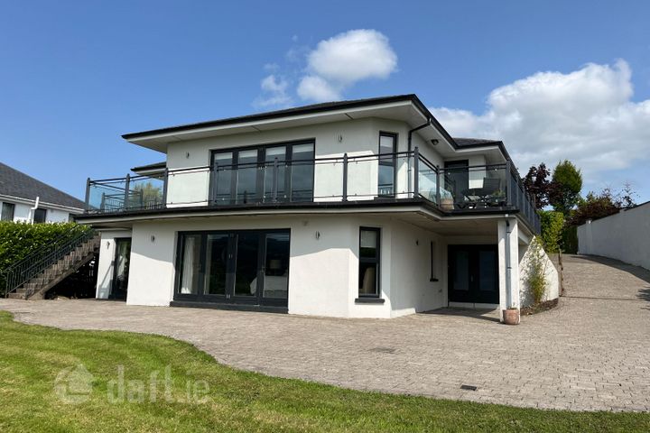 50 Lakelands, Cullenagh, Ballina, Tipperary