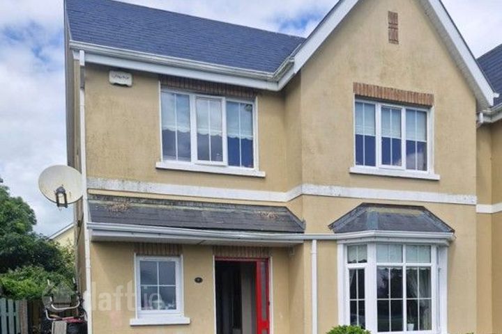 8 The Crescent, Oakfield, Charleville, Charleville, Co. Cork, P56T258