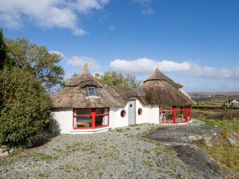 Brendans Cottage and Crannog, Cladhnach, Carraroe, Casla, Co. Galway - Detached house