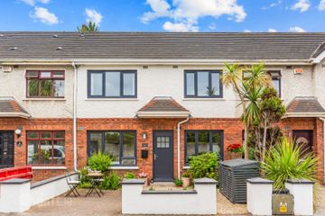 2 Strand Mews, Lea Road, Sandymount, Dublin 4, D04VX88