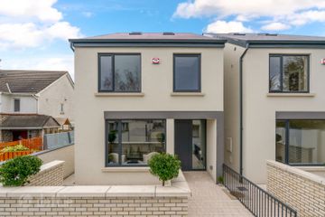 2 Whitegate, Sandyford Village, Sandyford, Dublin 18, D18T9F5