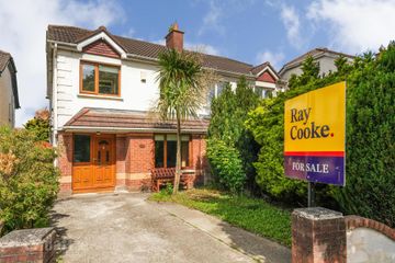 27 Earlsfort Lawn, Lucan, Co. Dublin