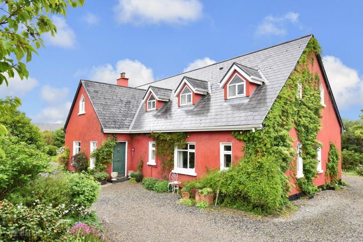 The Railway Lodge, Canrawer East, Oughterard, Galway, H91RF2H