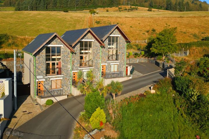 3 Castle Hill Mews, Castle Hill, Carlingford, Carlingford, Co. Louth, A91K793