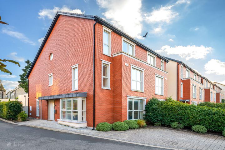 12 Proby Place, Proby Square, Carysfort Ave, Dublin