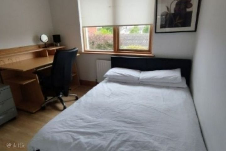 St Lomans Rd, Lucan, Co. Dublin