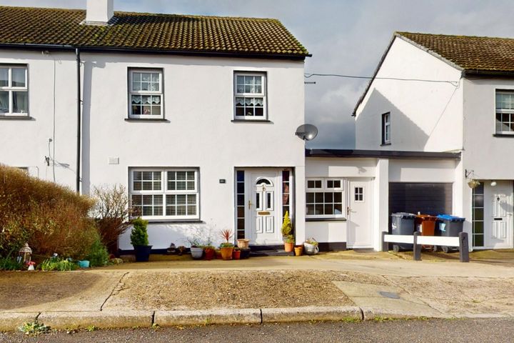 35 Parkfield, New Ross, Co. Wexford, Y34A253