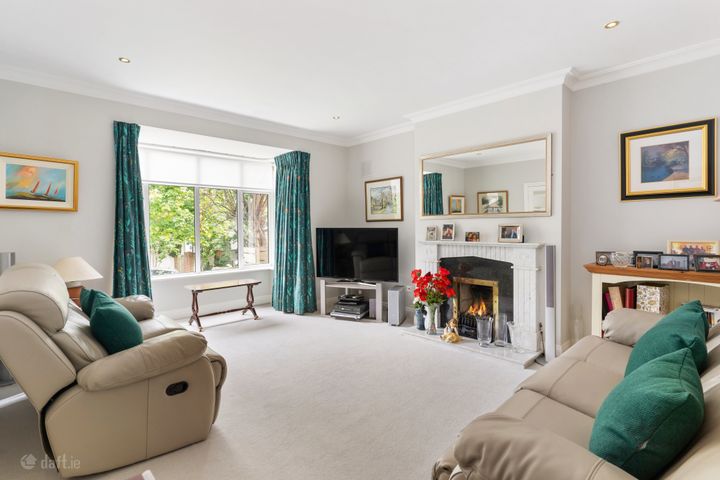 36 Holmwood, Cabinteely, Dublin 18, D18WP02 - Photo 3