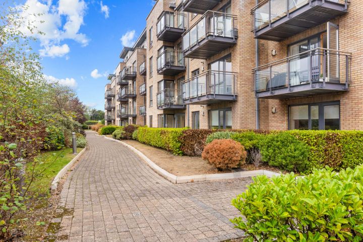 Apartment 7, Newtown Hall, Hazelbrook Square, Whitehall Road, Churchtown, Dublin 14, D14R963