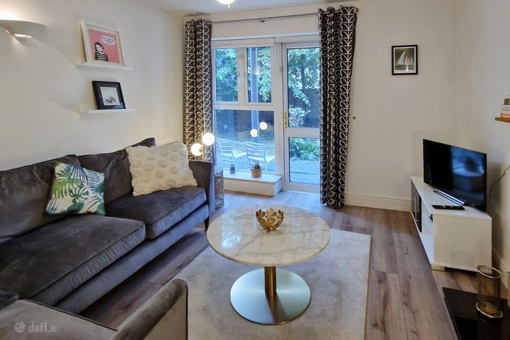 Steeple Gate, Sandymount, Dublin 4