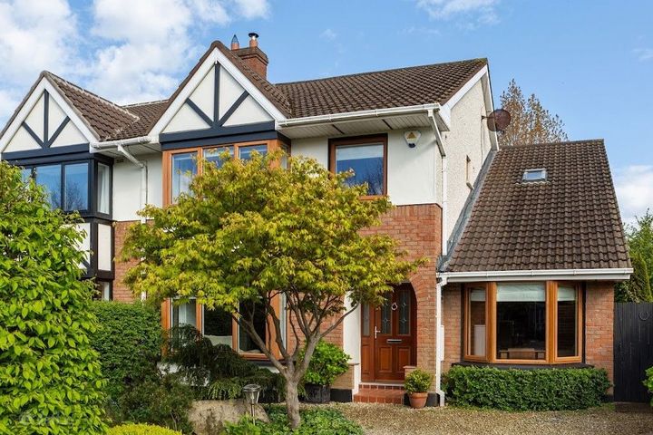 11 Glencairn Glade, The Gallops, Leopardstown, Dublin 18, D18E8W8