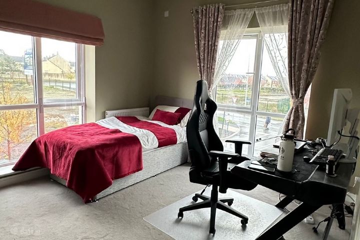 Raynoldstown Village, Dundalk, Co, Blackrock, Co. Louth