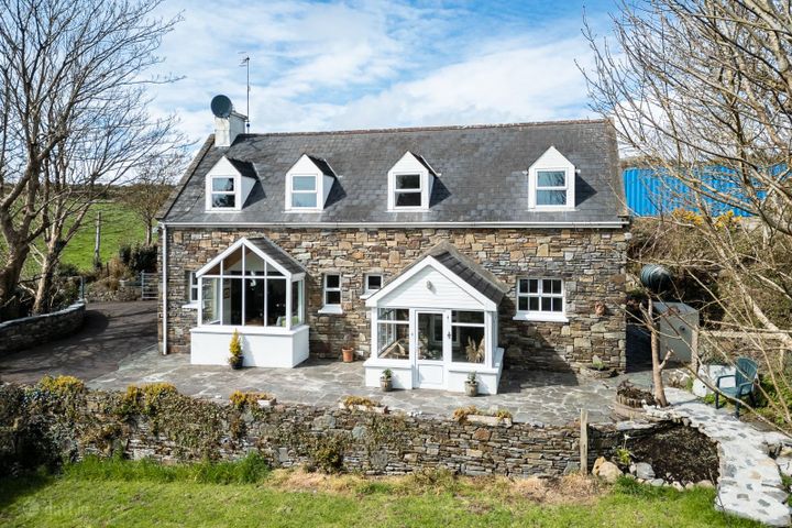 Toad Hall, Colla, Schull, Co. Cork, P81X821