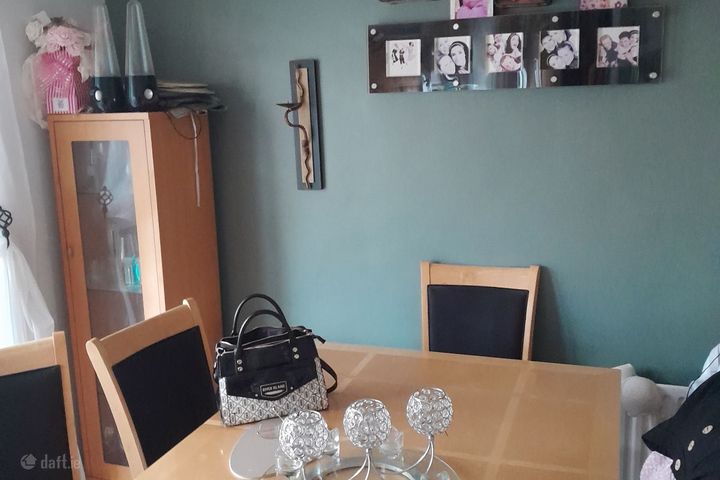 Cois na hAbhann, Tallaght, Dublin 24