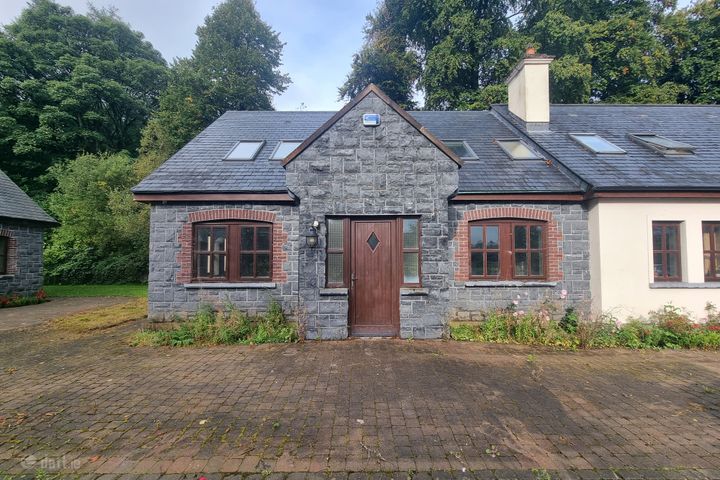 4 Lakeside, Mount Falcon Estate, Ballina, Co. Mayo, F26HV0T