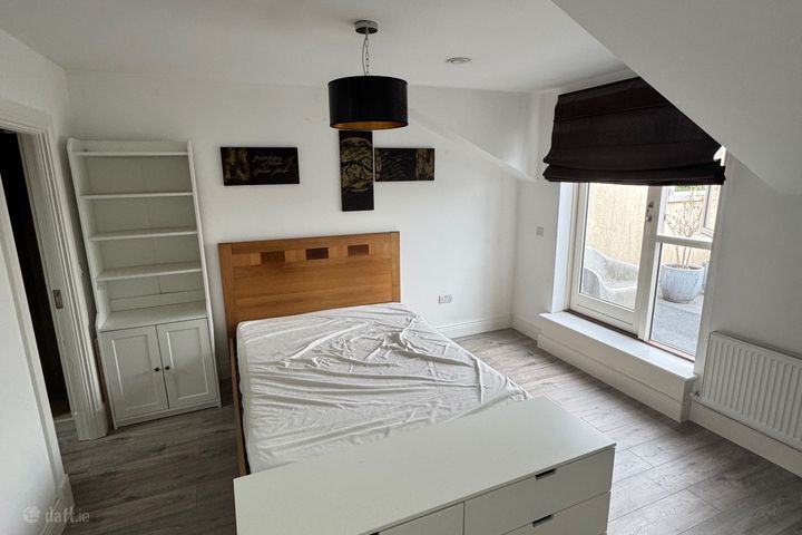 5 Sheil'S Court, Main Street, Rathcoole, Dublin 24